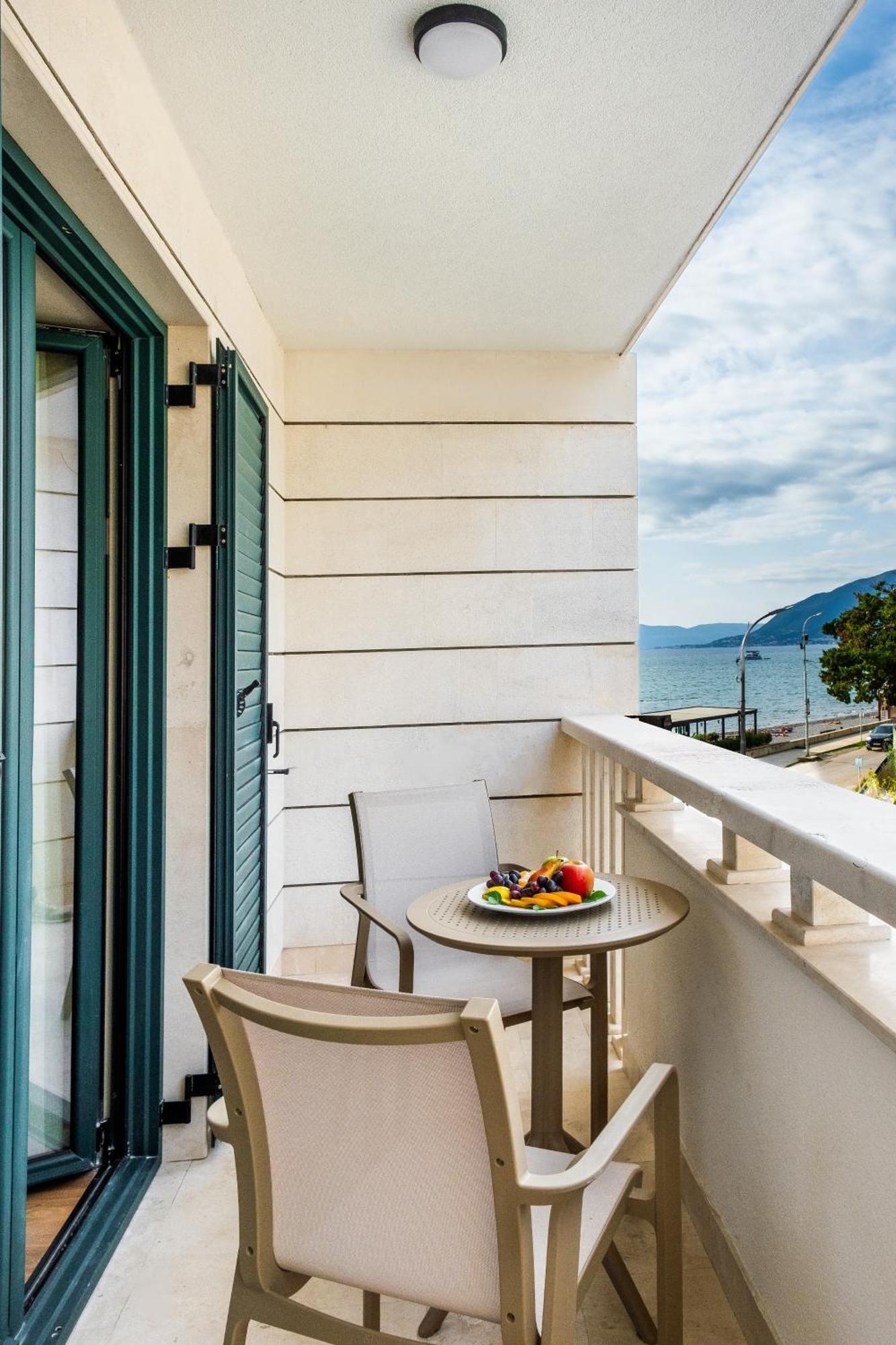 Boutique Hotel Villa Royal Tivat Exterior photo