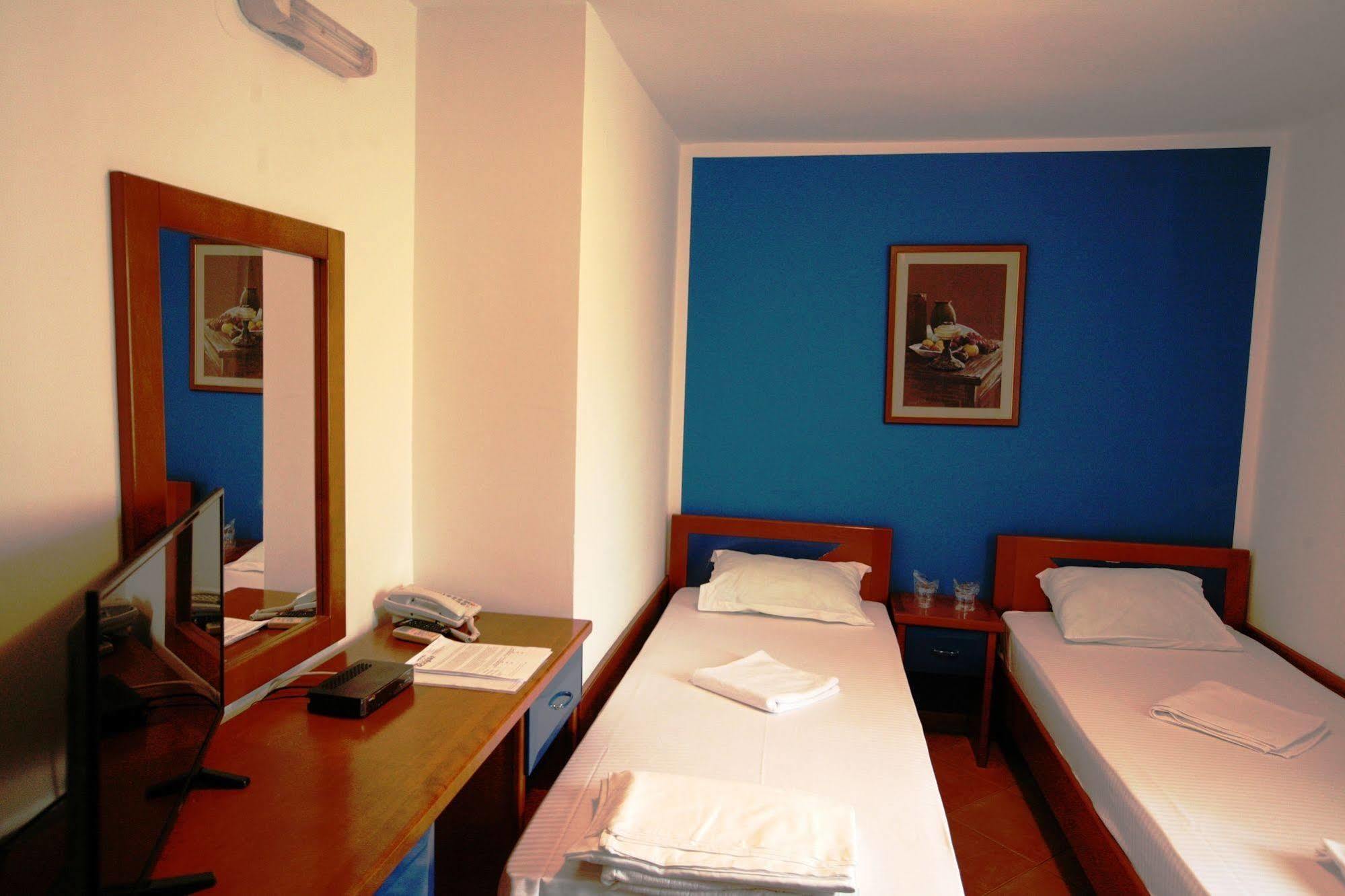 Boutique Hotel Villa Royal Tivat Exterior photo